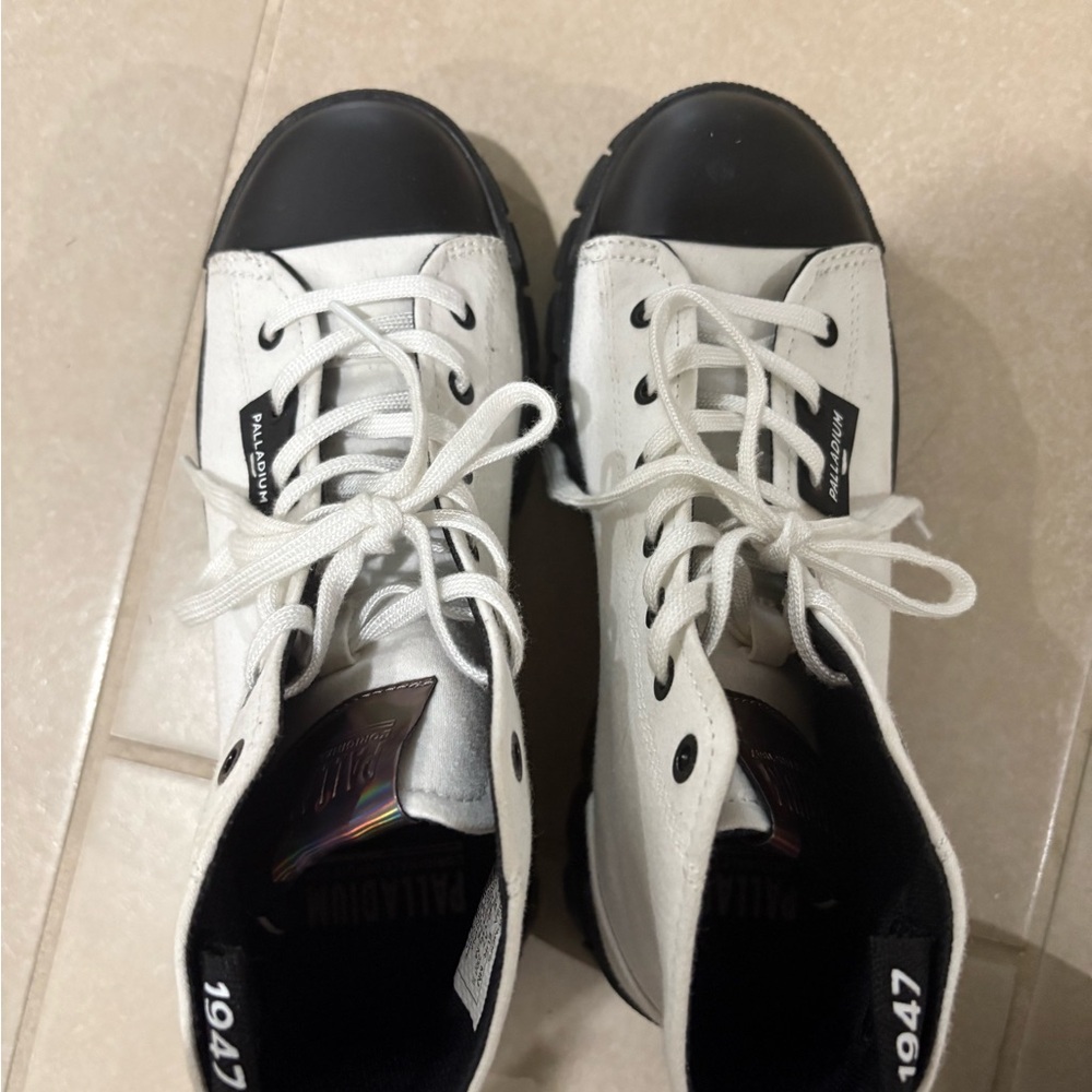 Palladium White and Black High-Tops platform gorpcore utility revolt Sz US6 EU37